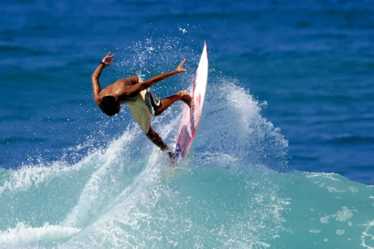 Waarom surfers kiezen voor oordoppen op maat