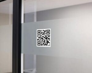 Hoe bestel ik raamfolie met QR-code of foto?